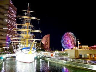 Minato Mirai&#39;s Nippon Maru ship, and Cosmo Clock 21 Ferris wheel