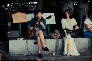 There are often street performers in the Sanjo-dori bridge area; do not miss them!