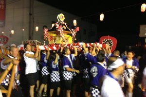 The &quot;mikoshi&quot; shrine toss and carry