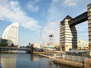 There are eye catching designs in every direction in Minato Mirai 21