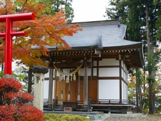 Kitaro Inari shrine is situated in the foothills of Mt.&nbsp;Maizuru