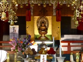 Onsen-ji Temple's Healing Buddha statue.