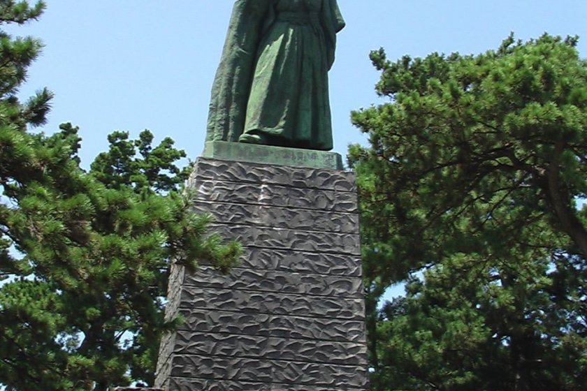 The iconic Sakamoto Ryoma statue at Katsurahama