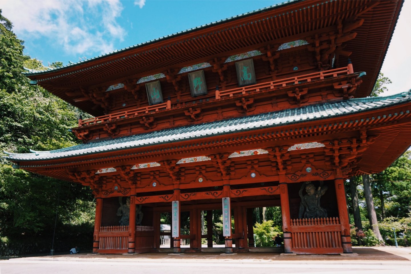 The impressive Daimon Gate