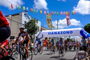 This year the festival was also the starting point for the Hanazono Hill Climb bike race