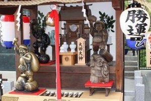 Shichi-fuku-jin Gods are very familiar to the Japanese
