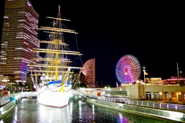<p>เรือ&nbsp;Minato Mirai&#39;s Nippon Maru และ ชิงช้าสวรรค์&nbsp;Cosmo Clock 21</p>