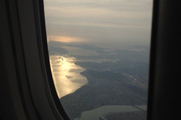 <p>ตื่นมาพบแสงแรกของนาโกย่าในเช้าวันใหม่บนเครื่องบิน</p>
