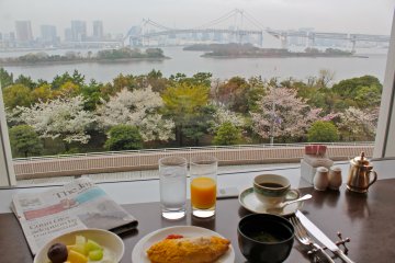 <p>Ocean Dining restaurant not only offers a fabulous selection for breakfast, but another fantastic view of Rainbow Bridge and Tokyo skyline</p>