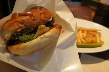 Grill Burger Club SASA ไดคังยามะ