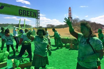 <p>The enthusiastic volunteers at the Green station</p>