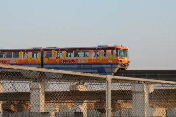 <p>รถไฟ Osaka Monorail</p>