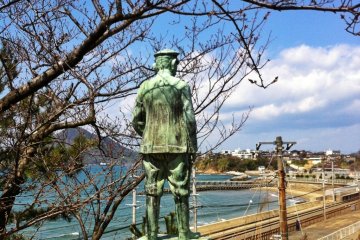 <p>Statue of Yoshifuru Akiyama</p>