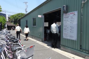 ร้านให้เช่าจักรยานข้างสถานีซะกะอะระชิยะมะ (Sagaarashiyama)
