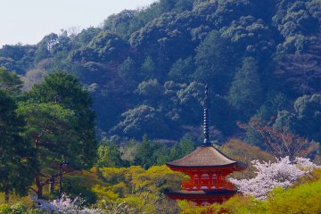 <p>Red pagoda tower of Koyasu-no-to, as viewed from the platform</p>