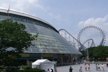 <p>Tokyo Dome on a sunny, summer&#39;s day</p>