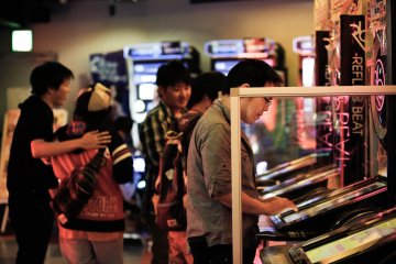 <p>A lazy Saturday afternoon can be active fun in arcades. &nbsp;</p>