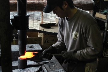 <p>A blacksmith strikes the ferrite in this way and molds it. It is very labor intensive work</p>