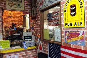 Americana rules supreme at this Pub and Bar in Maizuru.