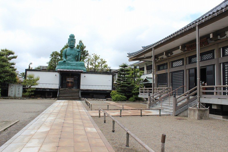 現存する福井大仏は青銅製で昭和３３年に建立された