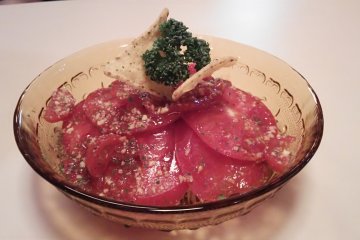 <p>Tomato salad</p>
