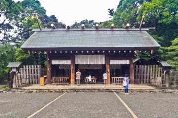 <p>The main shrine; peaceful on most weekdays but heaving during the New Year&#39;s period</p>