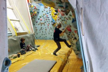 <p>First view of the bouldering wall</p>