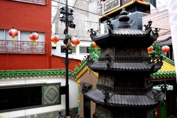 Pagoda with small dragons on every corner
