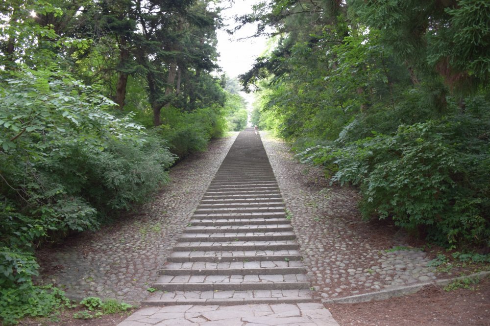 280 stone steps leading to the original site of Dainenji temple&nbsp;