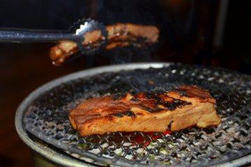 <p>Succulent pork ribs that one can barbecue on your own&nbsp;</p>