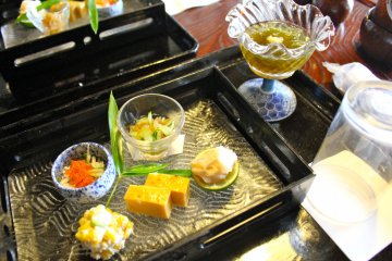 <p>The Appetizer course, so colorful and flavorful</p>