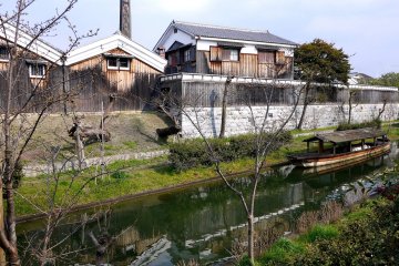 <p>Boats on the canal will soon be giving tourists rides under the cherry blossoms</p>