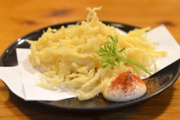 <p>Surume Ten - dried cuttlefish tempura that tastes so addictive!</p>