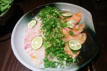 <p>At an izakaya, do not forget the sashimi!</p>