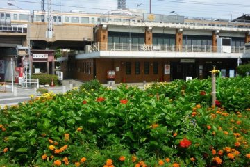 Tsurumai Station, JR train and Tsurumai Line Subway.