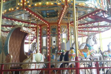 <p>A double decker&nbsp;merry-go-round</p>