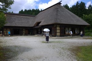 Une des maisons magariya &agrave; Furusato-mura