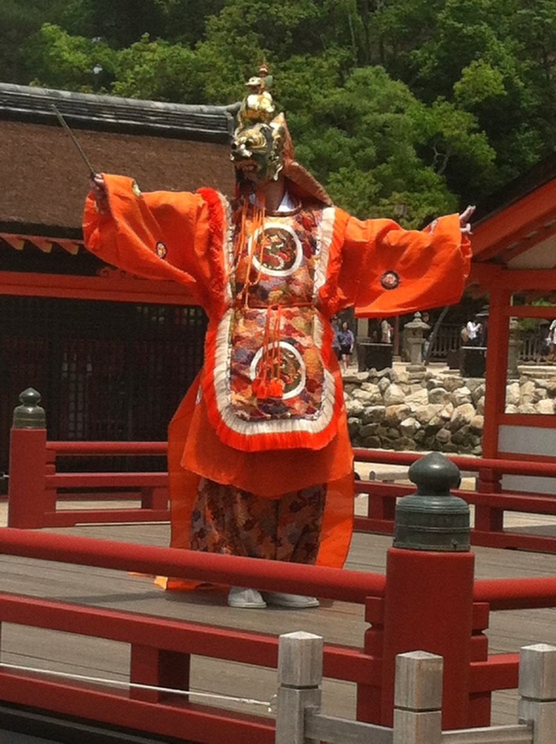 Ryo-o หรือจ้าวแห่งมังกร กำลังแสดงแสนยานุภาพในการสู้รบ