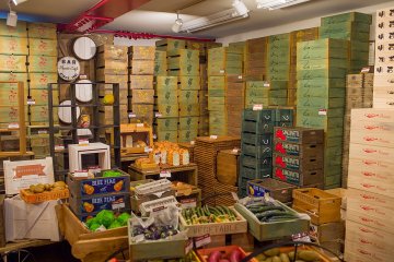 <p>You&#39;ll feel like you&#39;ve walked into a vegetable stock room on the second floor of Maeda&nbsp;Craft. The wooden boxes lining the walls and storing the [fake] veggies are all crafted in Nakazakicho.</p>