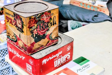 <p>Wouldn&#39;t be a flea market without a collection of vintage tin boxes</p>