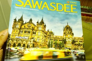 นิตยสาร Sawasdee สื่อท่องเที่ยวทั่วโลกของการบินไทยที่อยู่คู่สายการบินมานาน ปัจจุบันปรับรูปโฉมอย่างทันสมัยทั้งเนื้อหน้าและหน้าตา