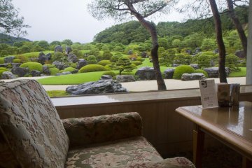 <p>Sit in front of this most exquisite of Japanese gardens</p>