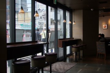 <p>Counter seating with electrical outlets and a nice view</p>