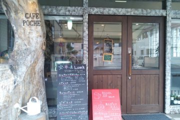 <p>There&#39;s a lot on offer at this beautiful little cafe</p>