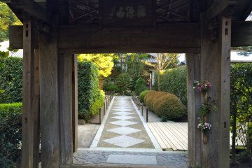<p>The main gate to Meigetsu-in Temple</p>
