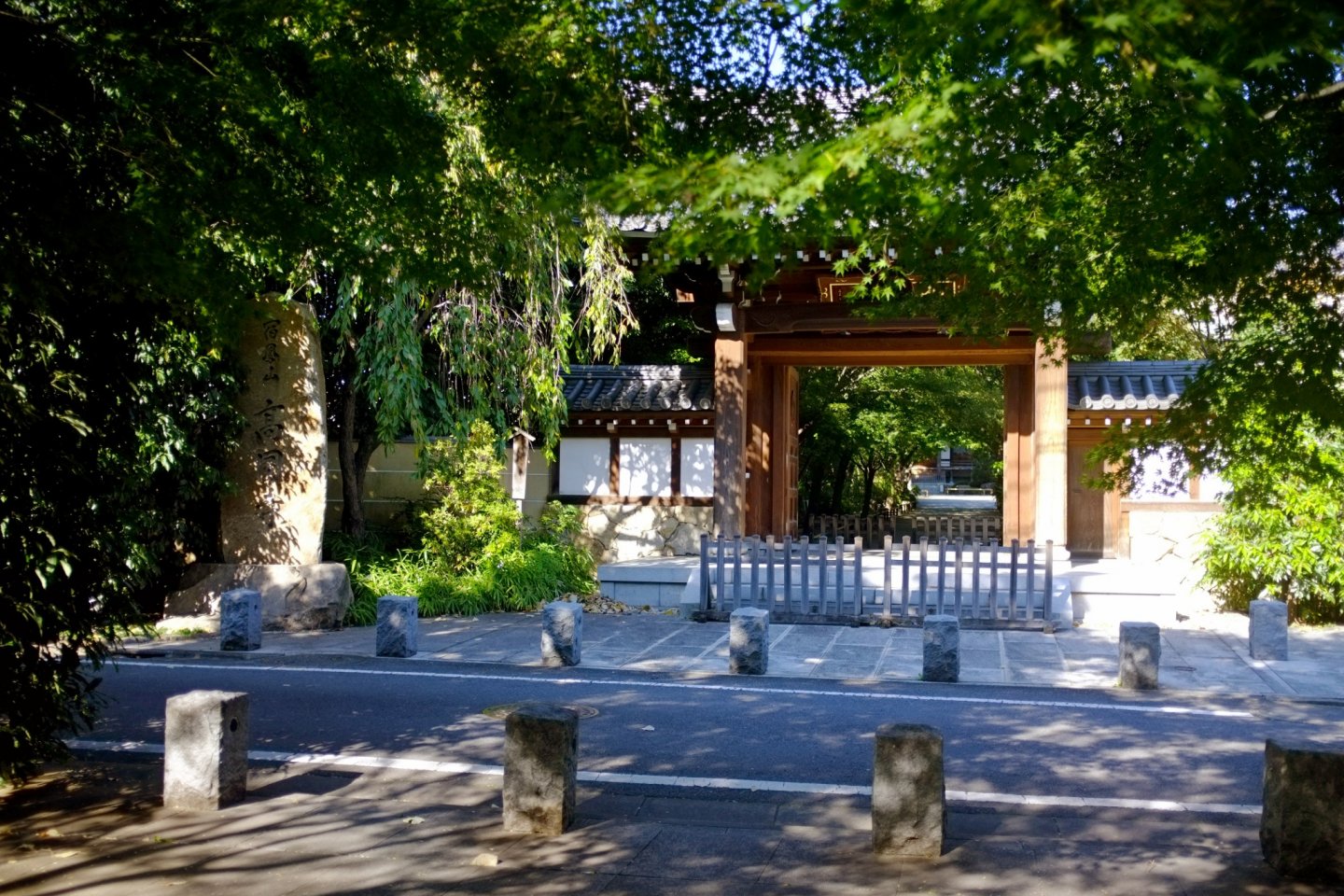 Koenji Temple, the famous temple that lends its name to the district.