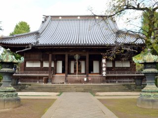 The main front of&nbsp;Konpon Chudo Temple. Nobody was there but me