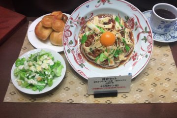 <p>Display dishes makes it easy to make your choice at the Kamakura Pasta Cafe</p>