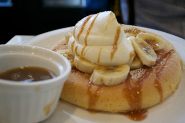 <p>Banana and caramel pancake</p>