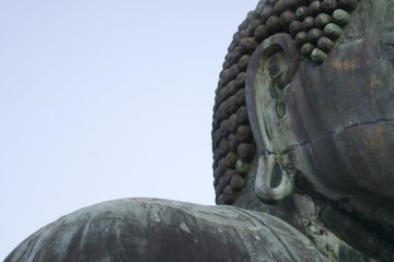 <p>Не могу ничего с собой поделать, продолжая исследовать мелкие детали на статуе великого Будды</p>